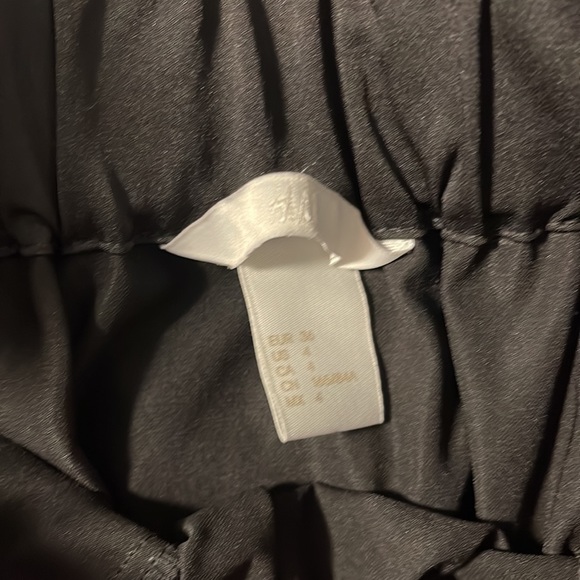 H&M dress skirt with pockets & bow detail - Picture 3 of 3